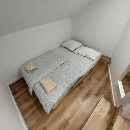 Unique Vila Veselova, Center 4*