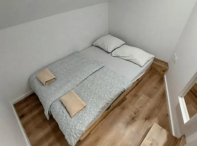 Unique Vila Veselova, Center 4*